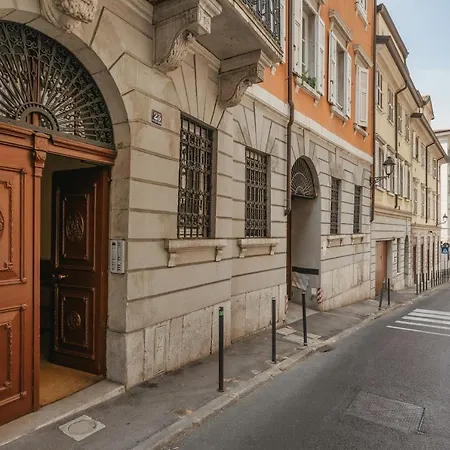 Saba, Stile E Parcheggio In Centro A Triëst