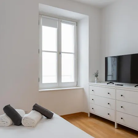 Saba, Stile E Parcheggio In Centro A Apartmán