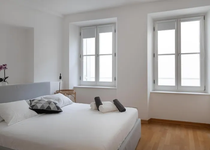 Tra I Versi Di Saba In Centro A